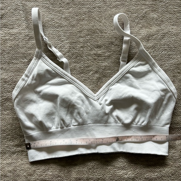 Lululemon sports bra - Picture 3 of 3